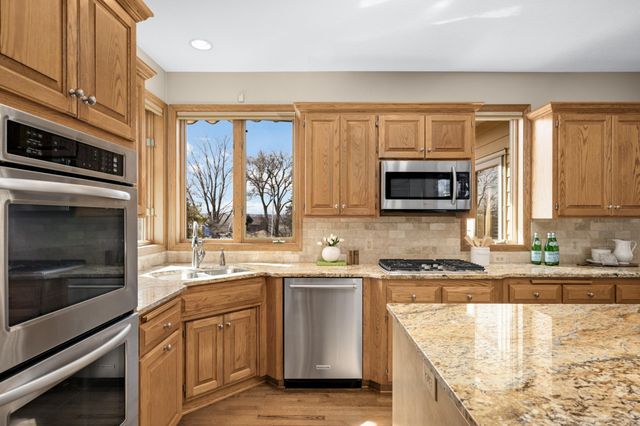 7628 Auto Club Circle, Bloomington, MN 55438