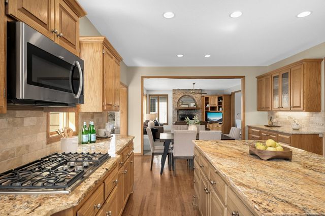 7628 Auto Club Circle, Bloomington, MN 55438