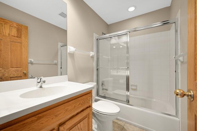 7628 Auto Club Circle, Bloomington, MN 55438