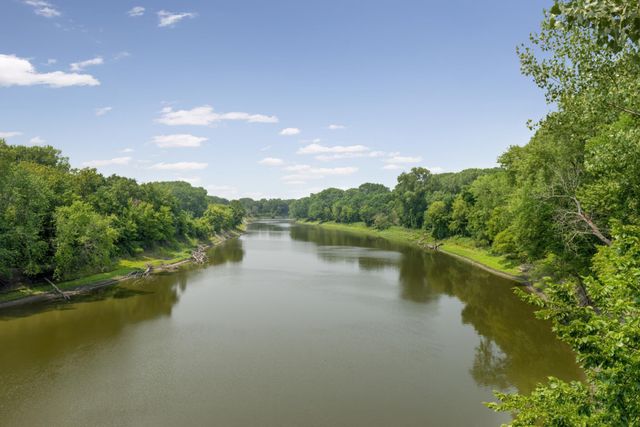 7628 Auto Club Circle, Bloomington, MN 55438