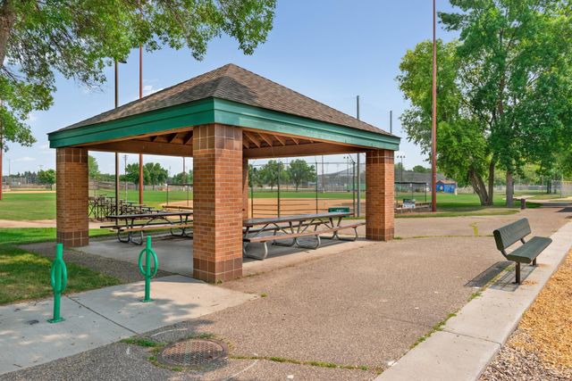 7628 Auto Club Circle, Bloomington, MN 55438