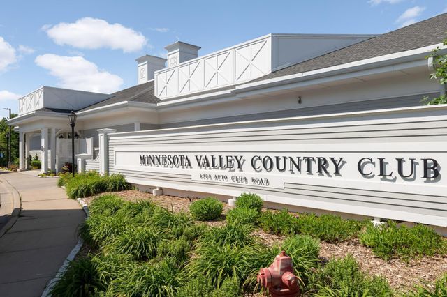 7628 Auto Club Circle, Bloomington, MN 55438