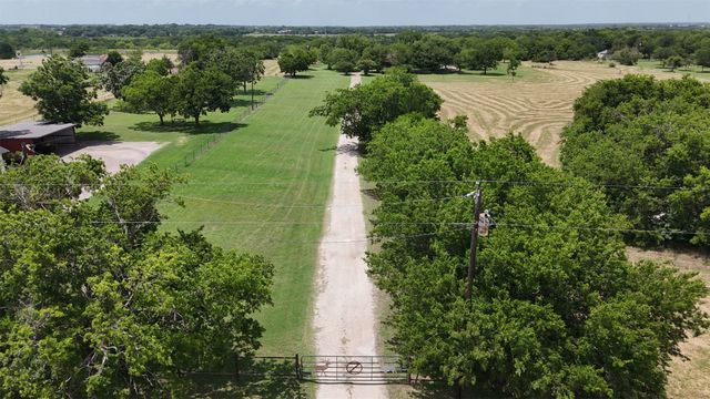 2114 FM 1181, Ennis, TX 75119