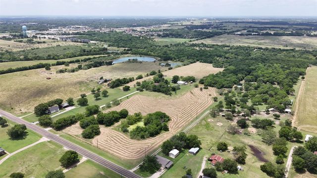 2114 FM 1181, Ennis, TX 75119