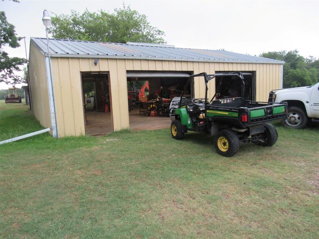 2114 FM 1181, Ennis, TX 75119