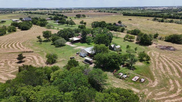 2114 FM 1181, Ennis, TX 75119