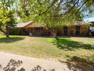 2114 FM 1181, Ennis, TX 75119