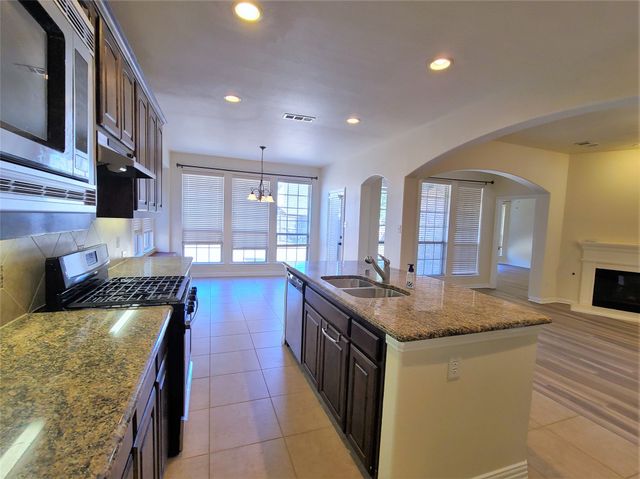 325 Brutus Boulevard, Lewisville, TX 75056