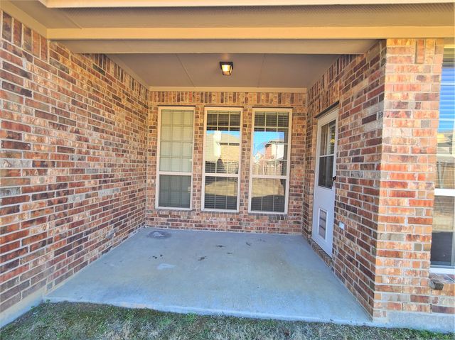325 Brutus Boulevard, Lewisville, TX 75056