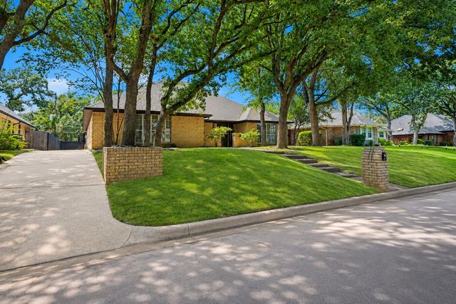 4504 Lake Park Drive, Arlington, TX 76016