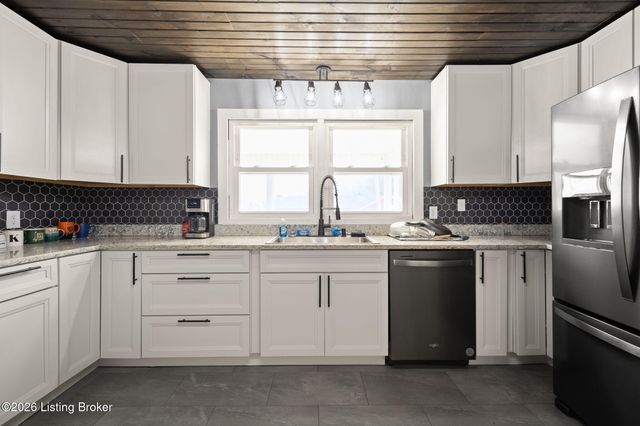 503 N Main St, Brownsville, KY 42210