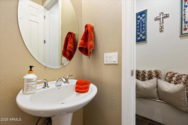 2323 W VILLA CASSANDRA Drive, Phoenix, AZ 85086