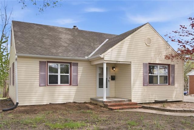 307 E Orchard Street, Odessa, MO 64076