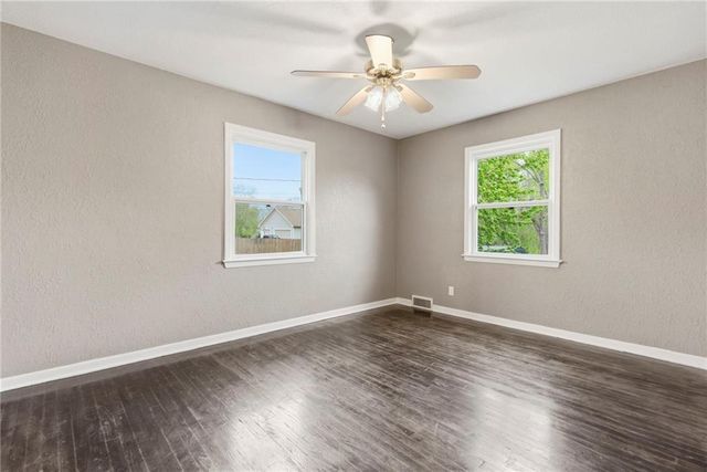 307 E Orchard Street, Odessa, MO 64076