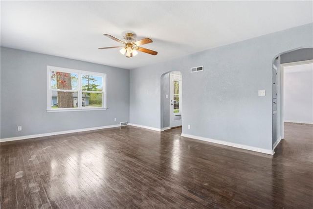 307 E Orchard Street, Odessa, MO 64076