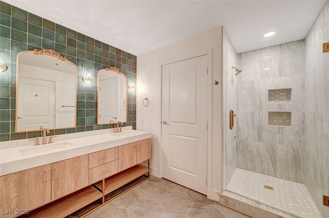 8255 South LAS VEGAS Boulevard 813, Las Vegas, NV 89123