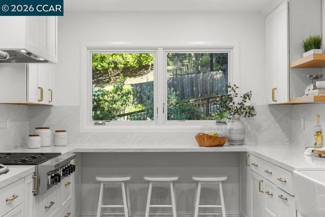 32 Las Vegas Road, Orinda, CA 94563