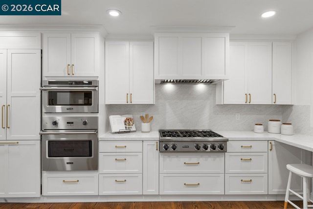 32 Las Vegas Road, Orinda, CA 94563