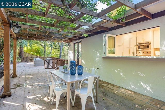 32 Las Vegas Road, Orinda, CA 94563