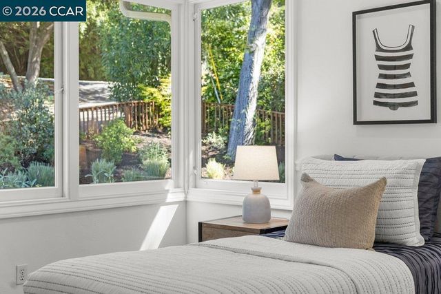 32 Las Vegas Road, Orinda, CA 94563