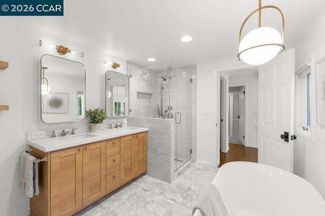 32 Las Vegas Road, Orinda, CA 94563