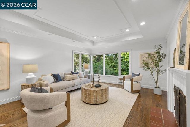 32 Las Vegas Road, Orinda, CA 94563