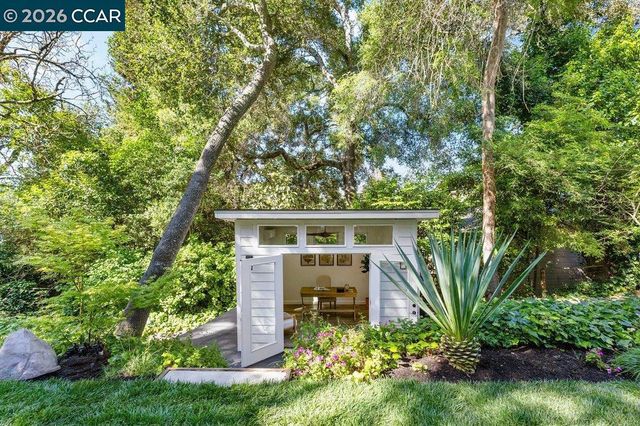 32 Las Vegas Road, Orinda, CA 94563