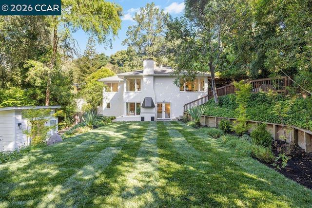 32 Las Vegas Road, Orinda, CA 94563
