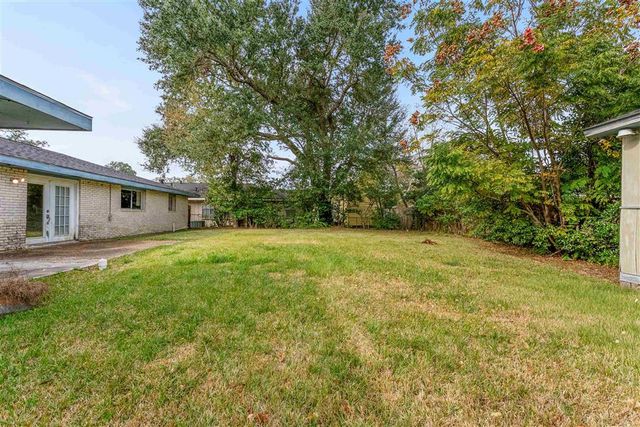 2033 17th Street, Lake Charles, LA 70601