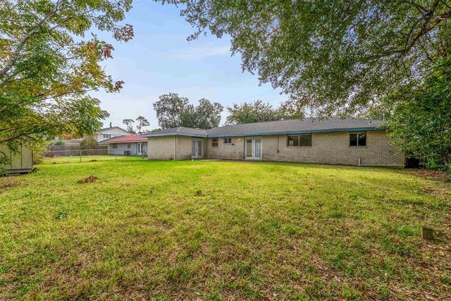2033 17th Street, Lake Charles, LA 70601