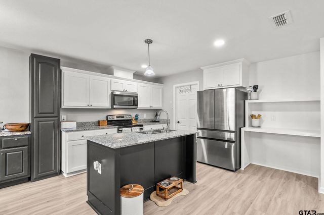 429 GARRETT CIR, Winona, TX 75792