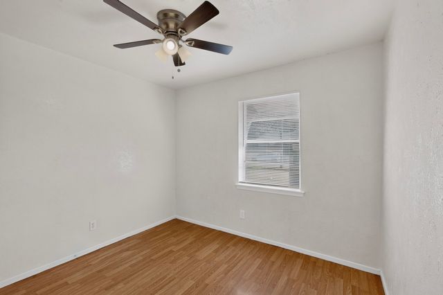 6432 Tumbling Creek Trail, Dallas, TX 75241