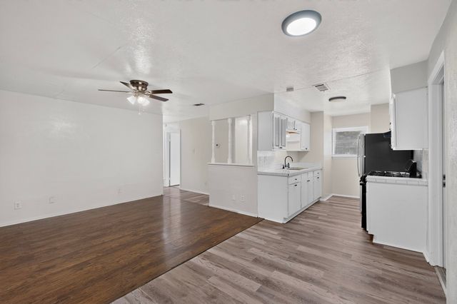 6432 Tumbling Creek Trail, Dallas, TX 75241