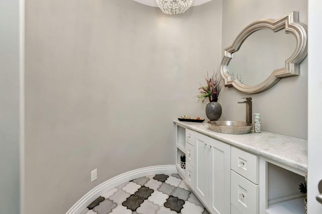 92 Watch Hill Lane, Newport, KY 41071