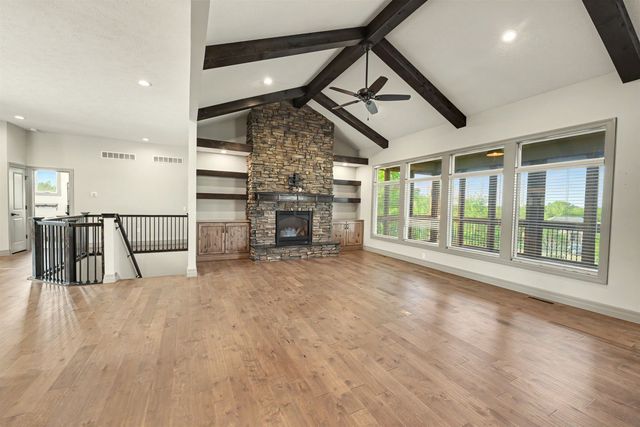 1825 Overlook Dr, Salina, KS 67401