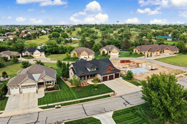 1825 Overlook Dr, Salina, KS 67401
