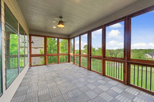 1825 Overlook Dr, Salina, KS 67401