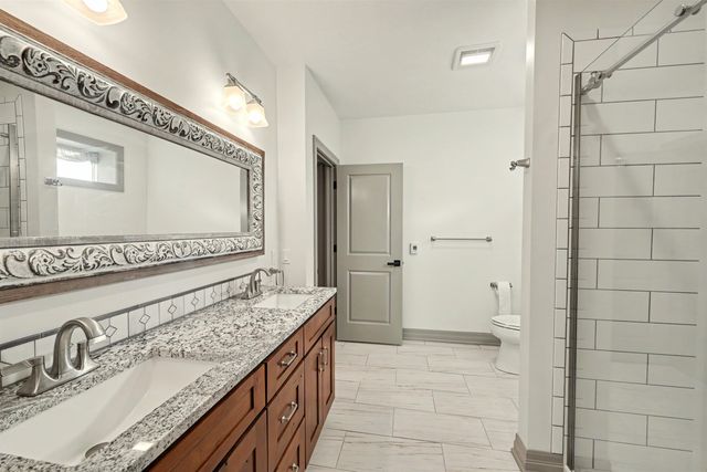 1825 Overlook Dr, Salina, KS 67401