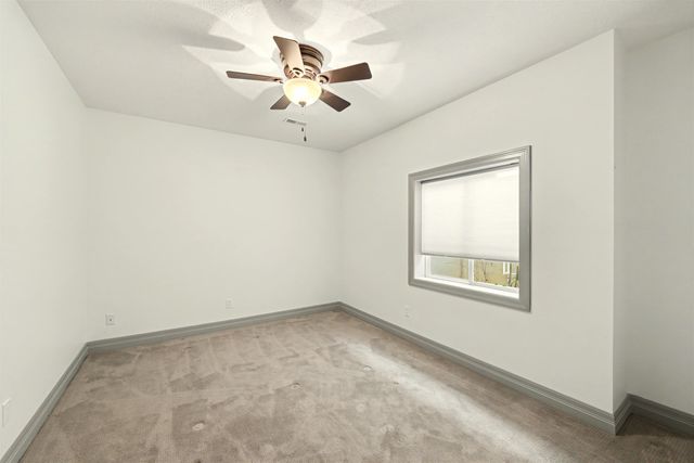 1825 Overlook Dr, Salina, KS 67401