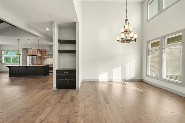 1825 Overlook Dr, Salina, KS 67401