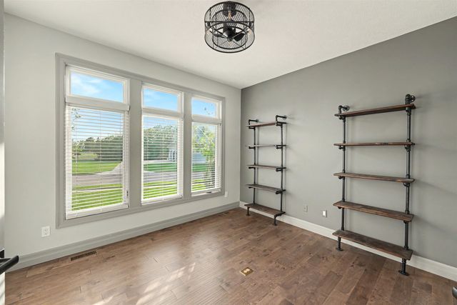 1825 Overlook Dr, Salina, KS 67401
