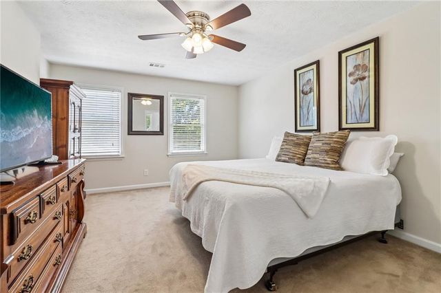 1074 Wash Lee Drive SW, Lilburn, GA 30047