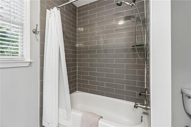 1074 Wash Lee Drive SW, Lilburn, GA 30047
