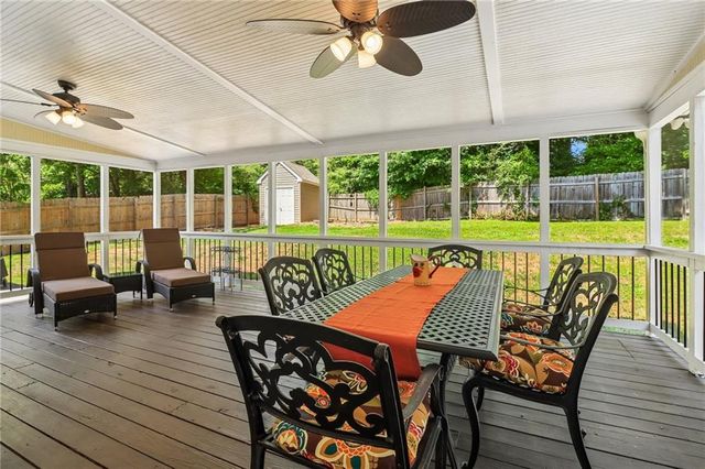 1074 Wash Lee Drive SW, Lilburn, GA 30047