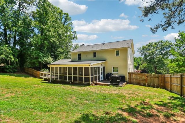 1074 Wash Lee Drive SW, Lilburn, GA 30047