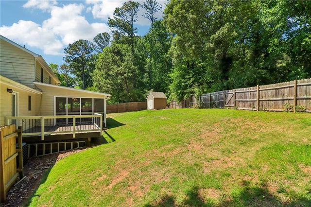 1074 Wash Lee Drive SW, Lilburn, GA 30047