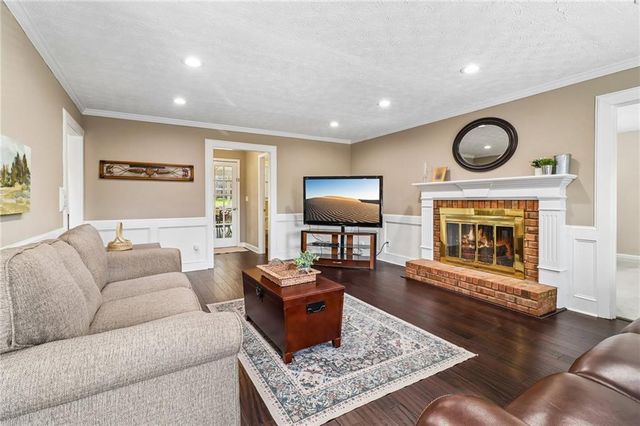 1074 Wash Lee Drive SW, Lilburn, GA 30047
