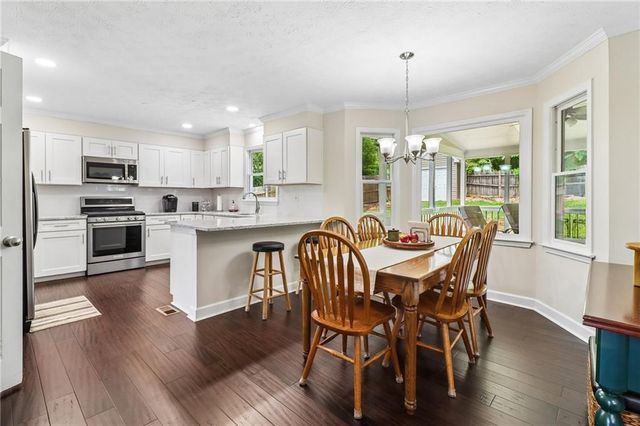 1074 Wash Lee Drive SW, Lilburn, GA 30047