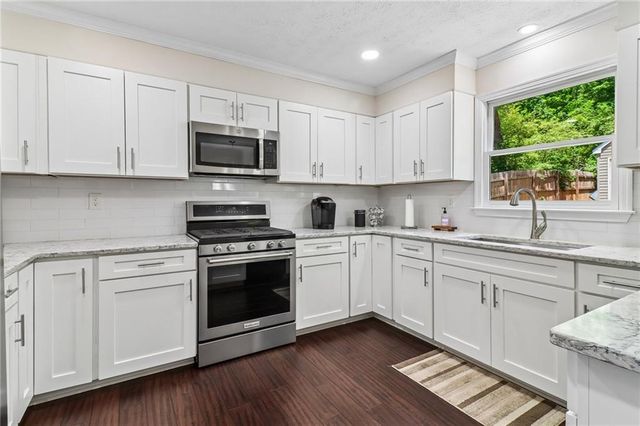 1074 Wash Lee Drive SW, Lilburn, GA 30047