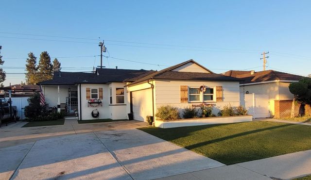 13821 Mulberry Drive, Whittier, CA 90605